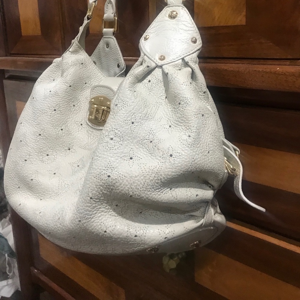 Authentic Louis Vuitton Monogram Mahina Leather